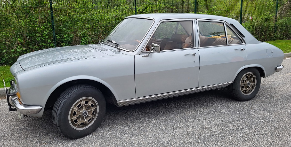 PEUGEOT 504 